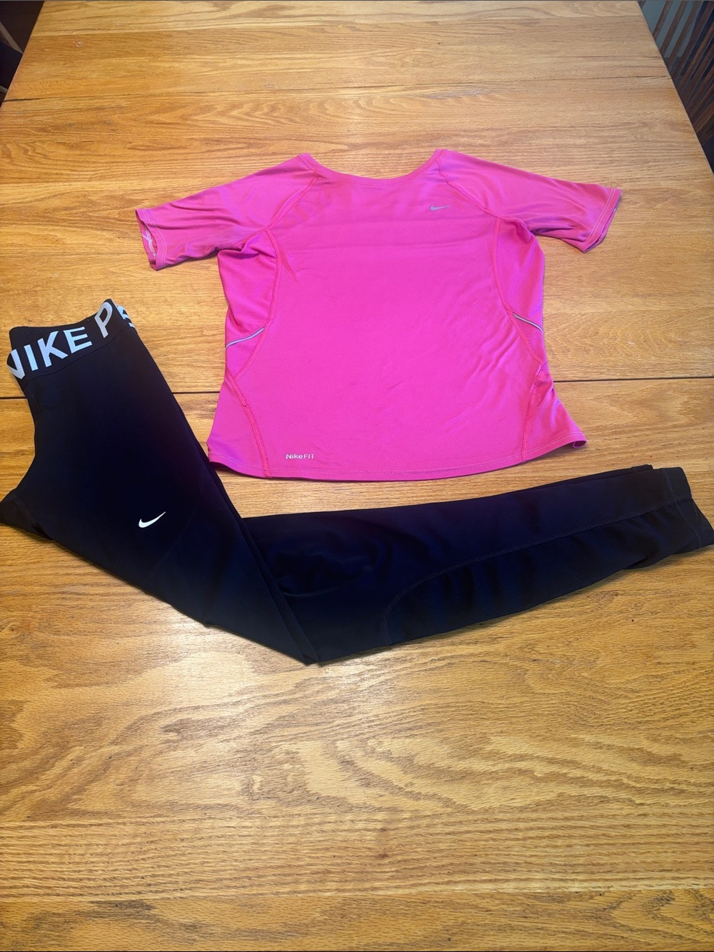 Nike Hot Pink Short Sleeve Dri-FIT Top with Black Nike Pro Leggings - Picture 3 of 7